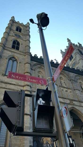 Le Marais: Pick mid-range stays near Place des Vosges with walkable access to museums and nightlife