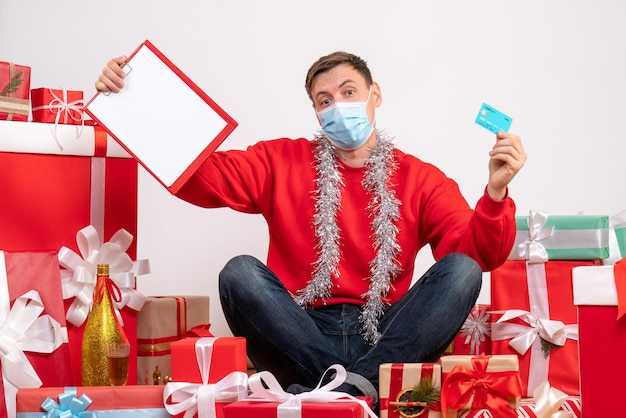 Do earned Membership Rewards points reverse after a purchase is refunded?