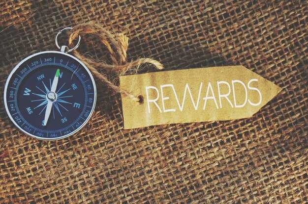 Smart Booking Tactics: Finding Low-Cost Awards, Peak vs Off‑Peak, and Fee Minimization