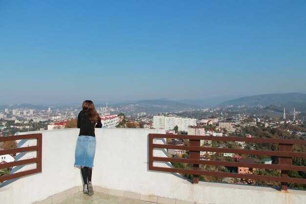 Smart booking tips: timing, prices, amenities, and avoiding scams