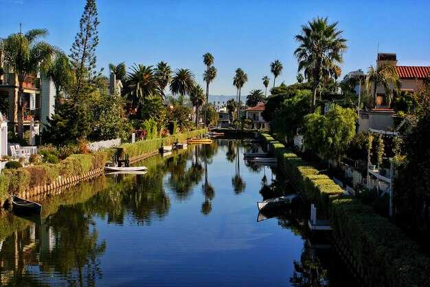 CBD & Fortitude Valley: Quick access for business trips and nightlife